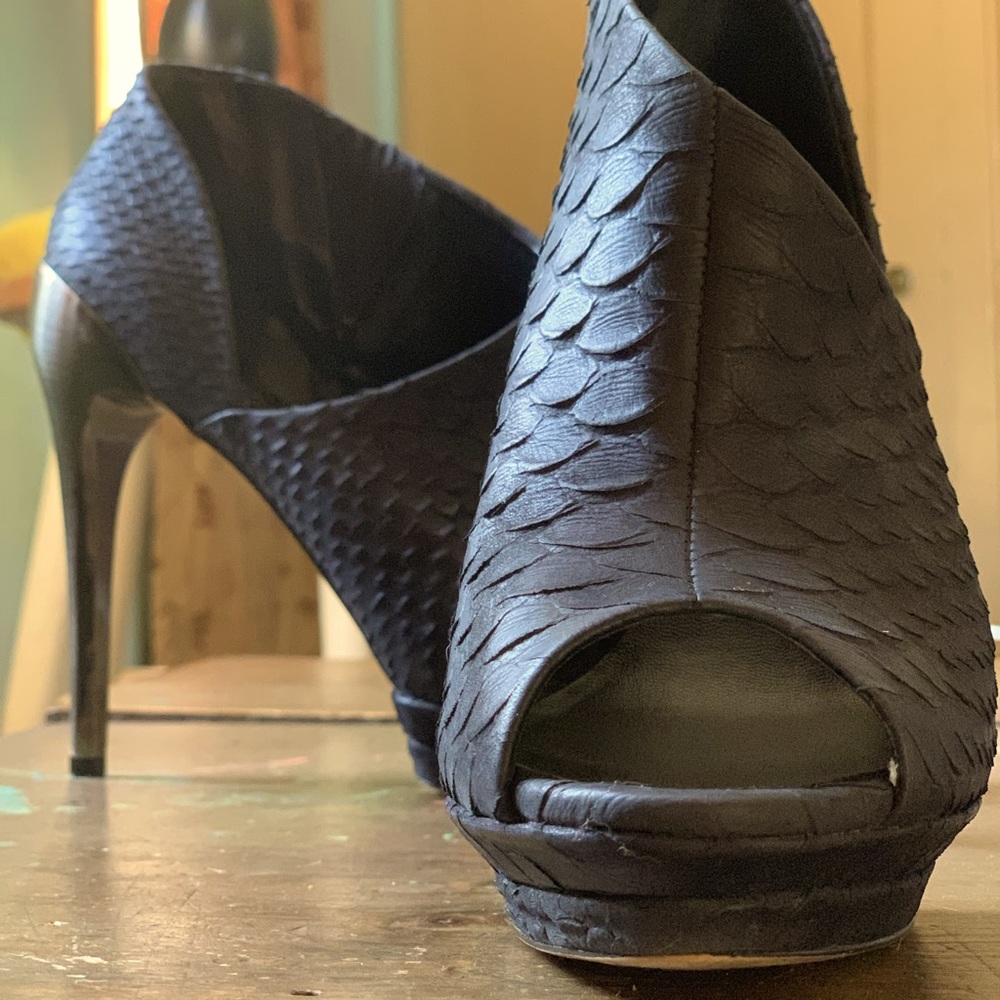 BCBGMAXAZRIA Open toe heel ankle boot